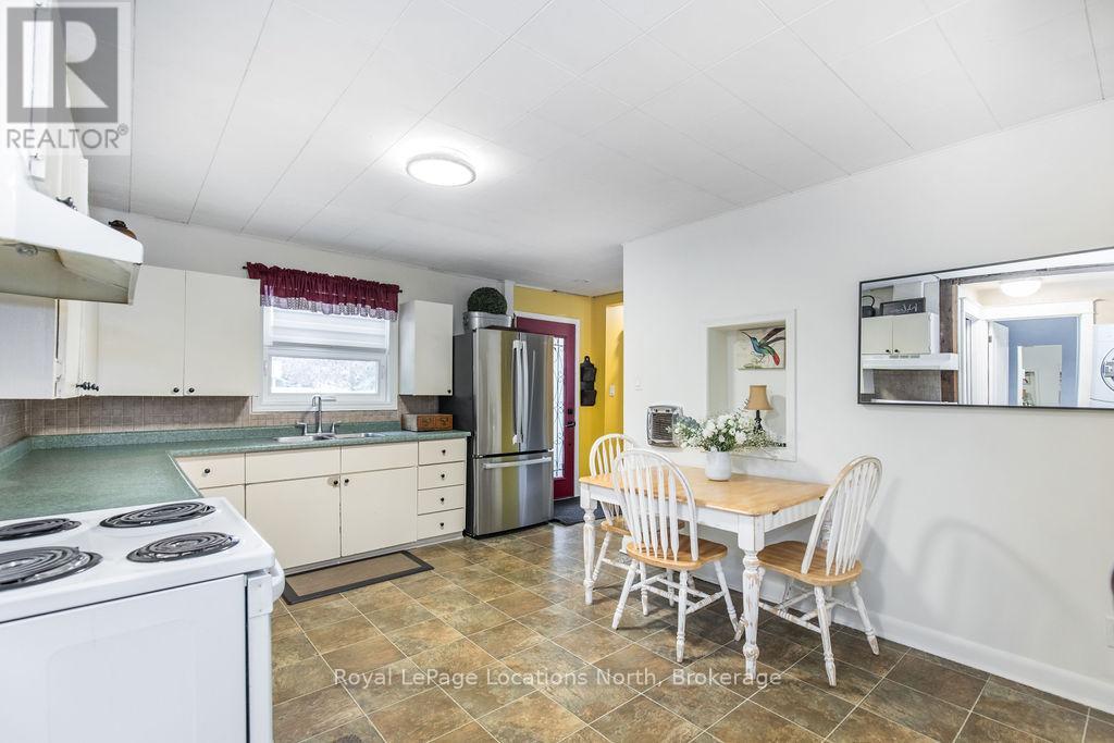 1 Erie Street, Clearview, Ontario  L0M 1H0 - Photo 7 - S11882639