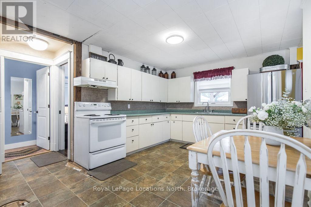 1 Erie Street, Clearview, Ontario  L0M 1H0 - Photo 9 - S11882639