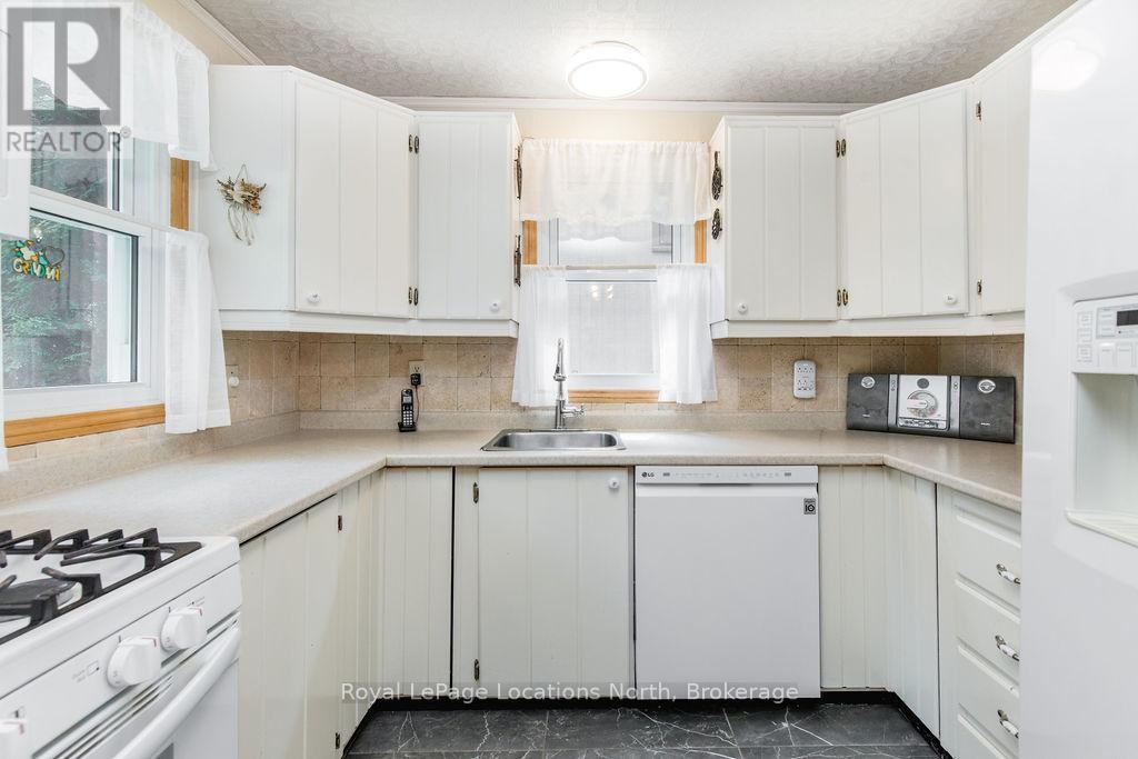 72 Stroud Crescent, Wasaga Beach, Ontario  L9Z 2T5 - Photo 7 - S11882721