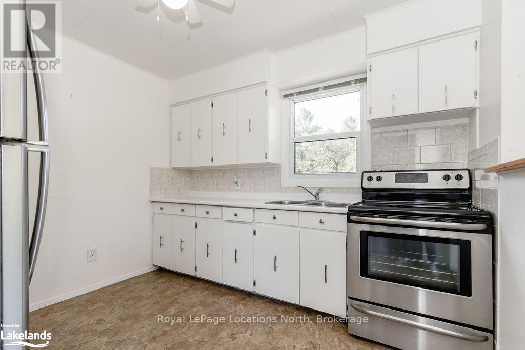 5358 Penetanguishene Road, Springwater, Ontario  L0L 1P0 - Photo 13 - S10438693