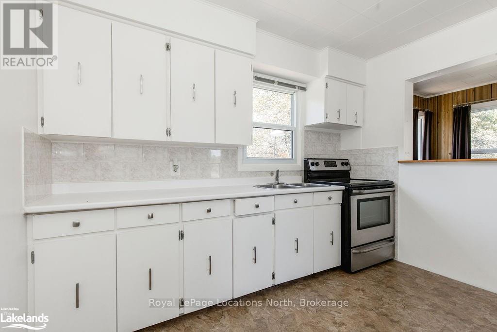 5358 Penetanguishene Road, Springwater, Ontario  L0L 1P0 - Photo 14 - S10438693