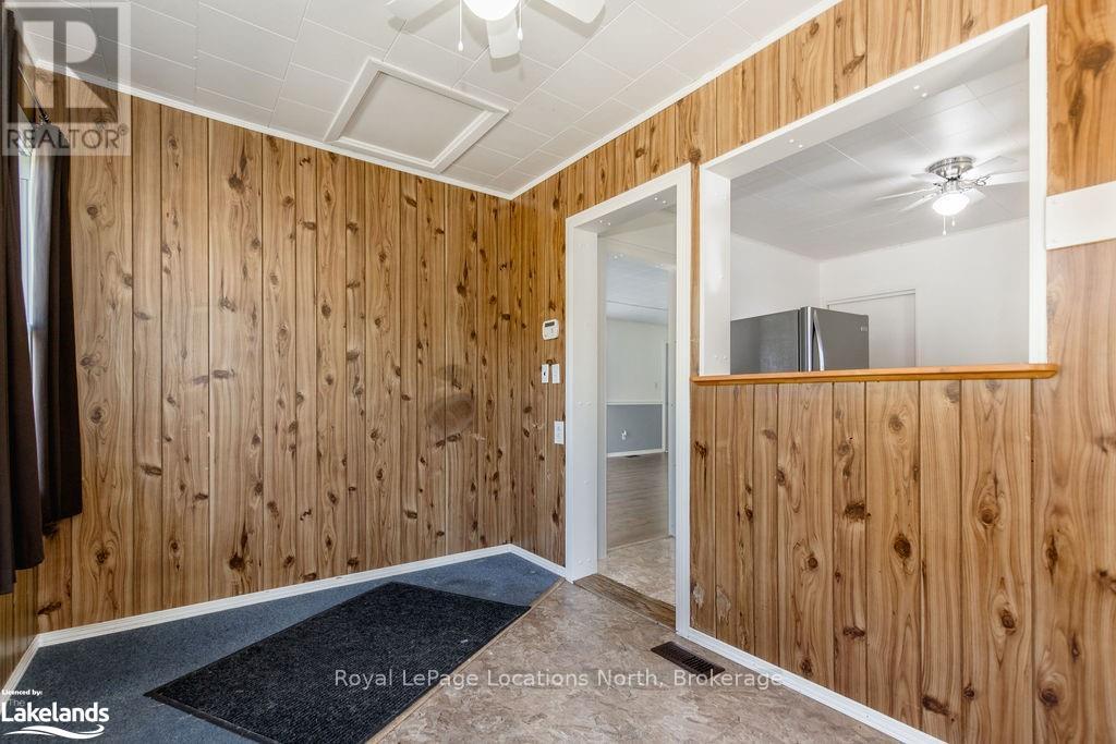 5358 Penetanguishene Road, Springwater, Ontario  L0L 1P0 - Photo 15 - S10438693