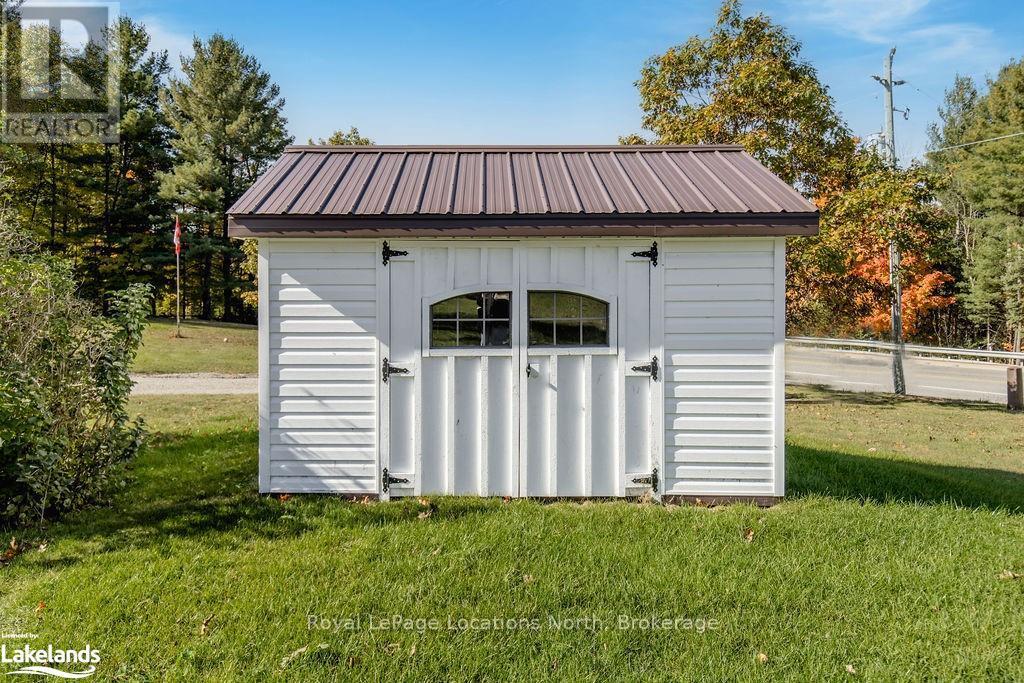 5358 Penetanguishene Road, Springwater, Ontario  L0L 1P0 - Photo 28 - S10438693