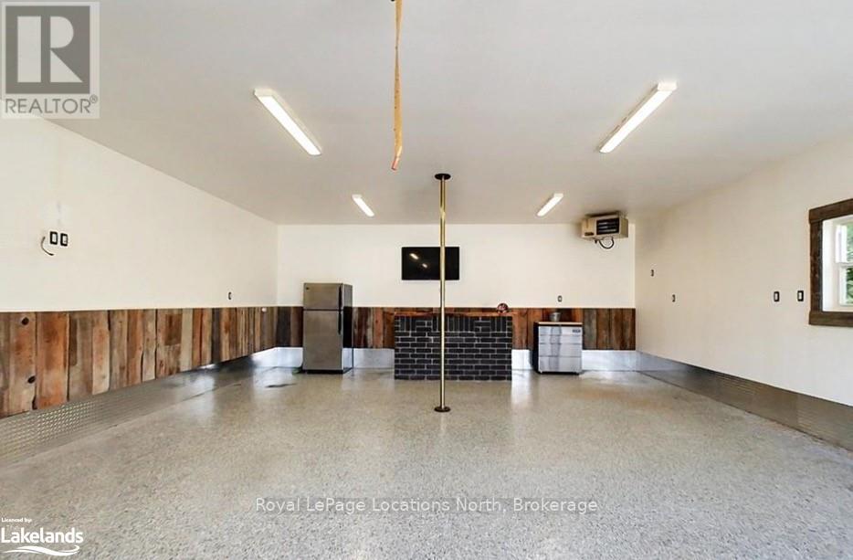 5358 Penetanguishene Road, Springwater, Ontario  L0L 1P0 - Photo 31 - S10438693