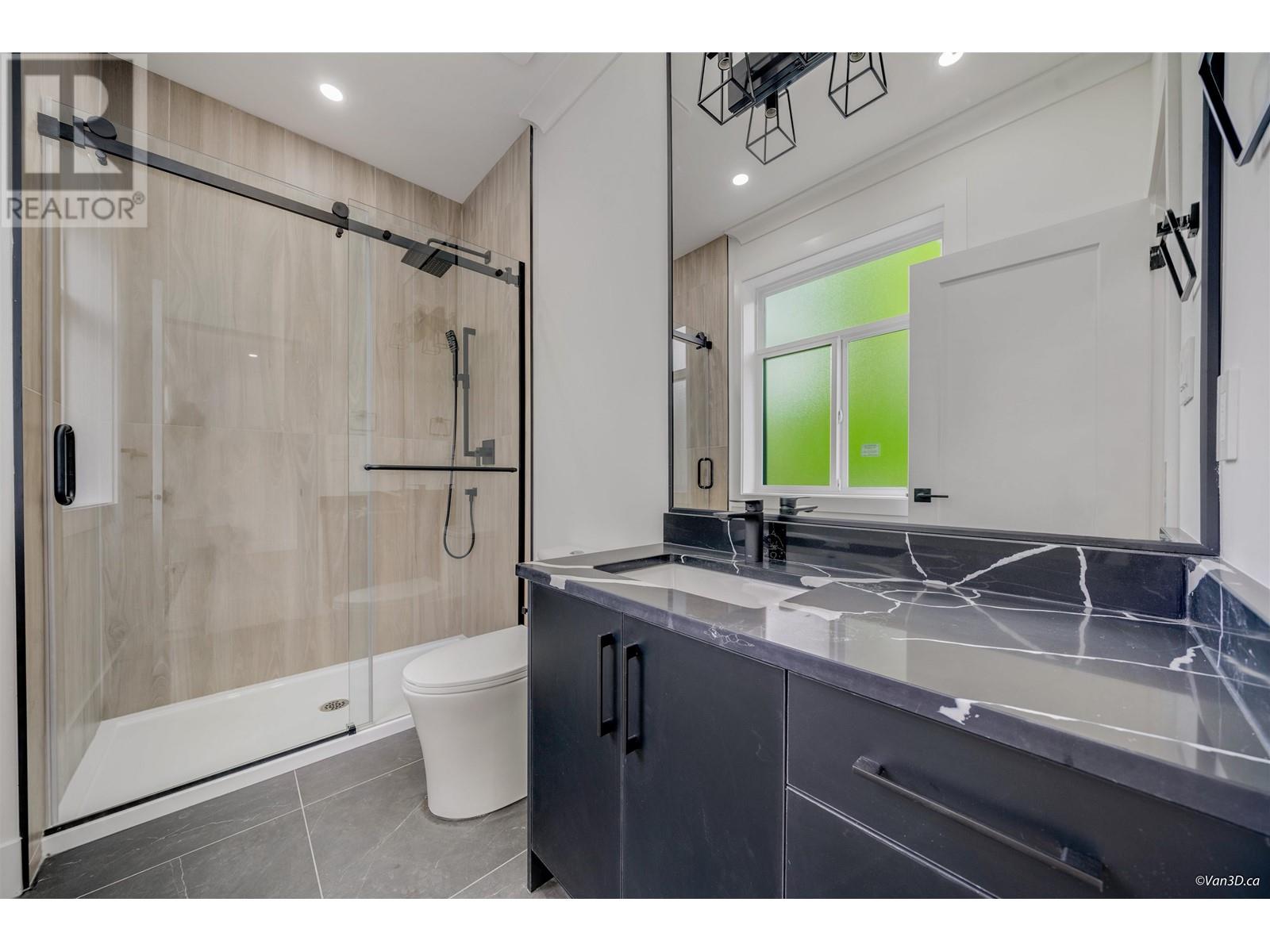 Listing Picture 13 of 19 : 2995 E 17TH AVENUE, Vancouver / 溫哥華 - 魯藝地產 Yvonne Lu Group - MLS Medallion Club Member