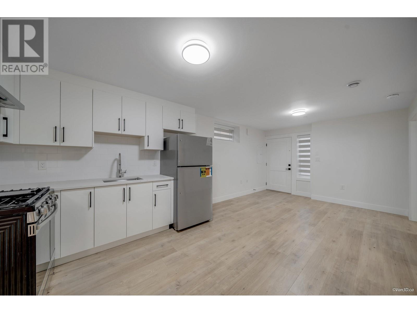 Listing Picture 16 of 19 : 2995 E 17TH AVENUE, Vancouver / 溫哥華 - 魯藝地產 Yvonne Lu Group - MLS Medallion Club Member