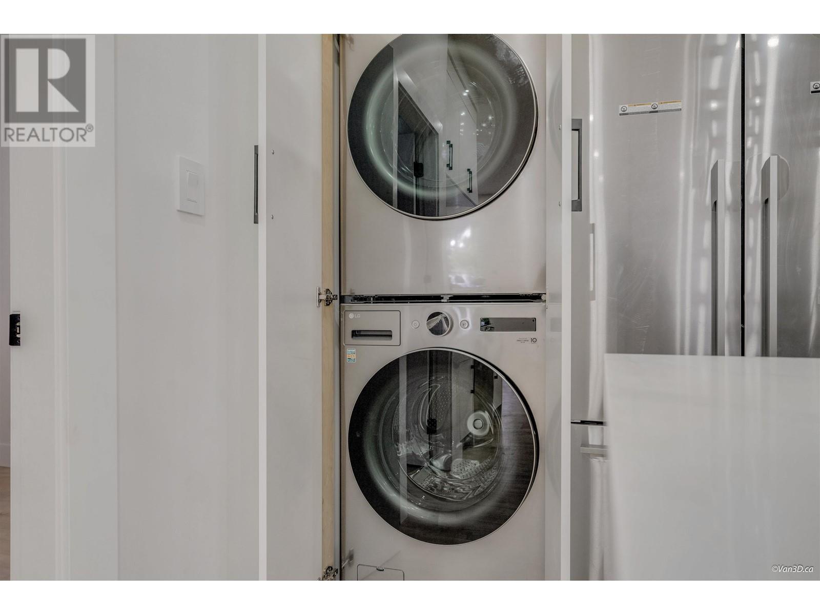 Listing Picture 19 of 19 : 2995 E 17TH AVENUE, Vancouver / 溫哥華 - 魯藝地產 Yvonne Lu Group - MLS Medallion Club Member