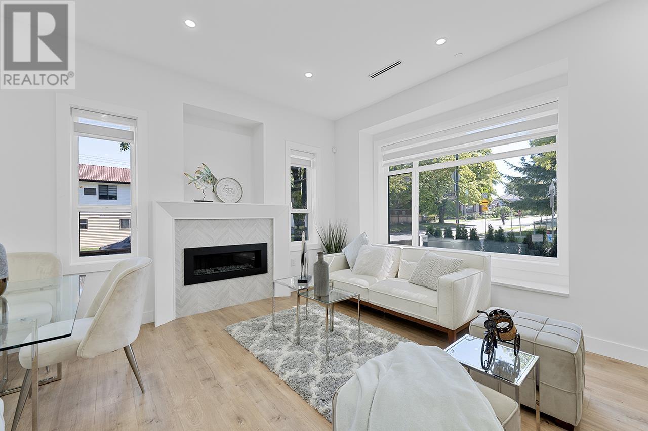 Listing Picture 2 of 19 : 2995 E 17TH AVENUE, Vancouver / 溫哥華 - 魯藝地產 Yvonne Lu Group - MLS Medallion Club Member