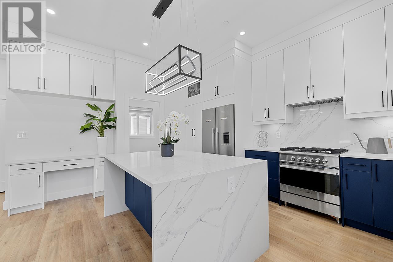 Listing Picture 5 of 19 : 2995 E 17TH AVENUE, Vancouver / 溫哥華 - 魯藝地產 Yvonne Lu Group - MLS Medallion Club Member