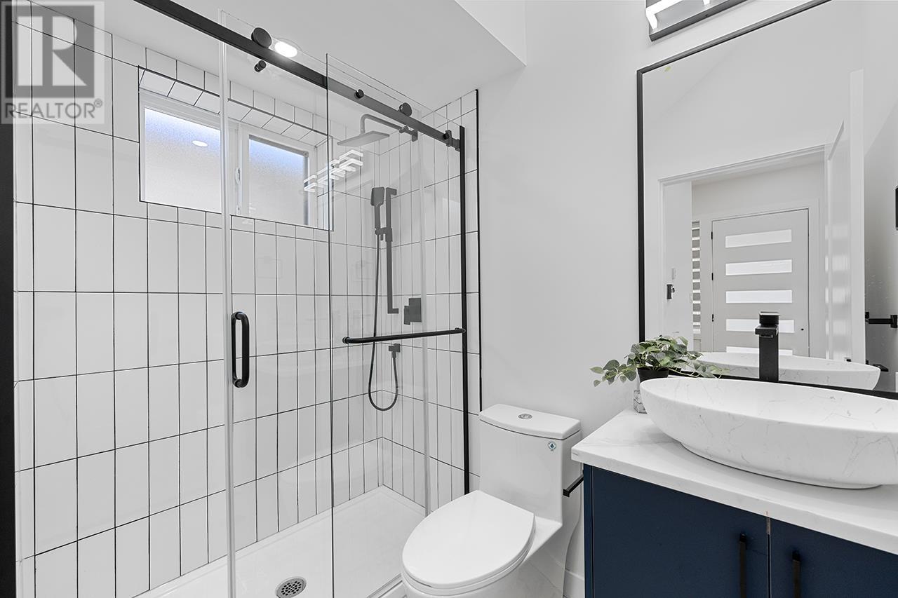 Listing Picture 6 of 19 : 2995 E 17TH AVENUE, Vancouver / 溫哥華 - 魯藝地產 Yvonne Lu Group - MLS Medallion Club Member