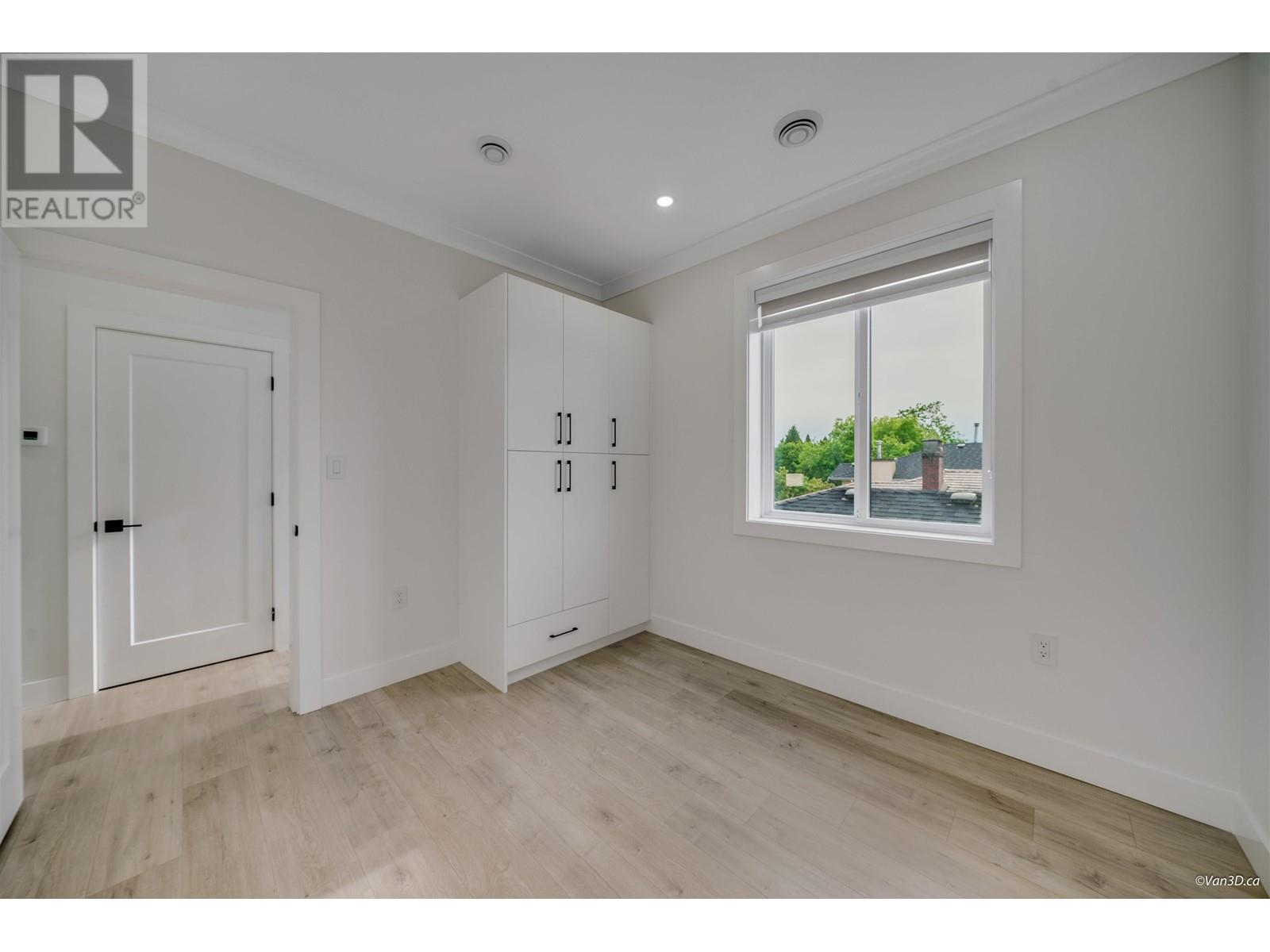 Listing Picture 8 of 19 : 2995 E 17TH AVENUE, Vancouver / 溫哥華 - 魯藝地產 Yvonne Lu Group - MLS Medallion Club Member