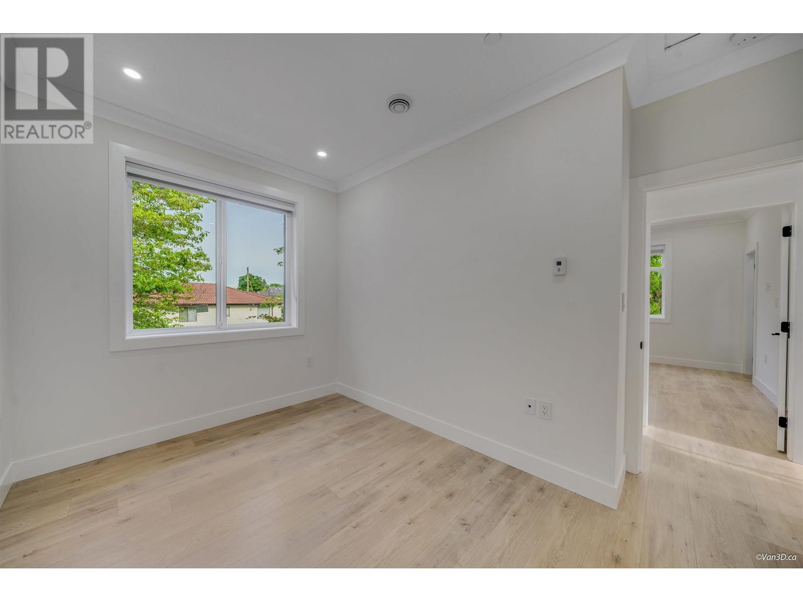 Listing Picture 9 of 19 : 2995 E 17TH AVENUE, Vancouver / 溫哥華 - 魯藝地產 Yvonne Lu Group - MLS Medallion Club Member