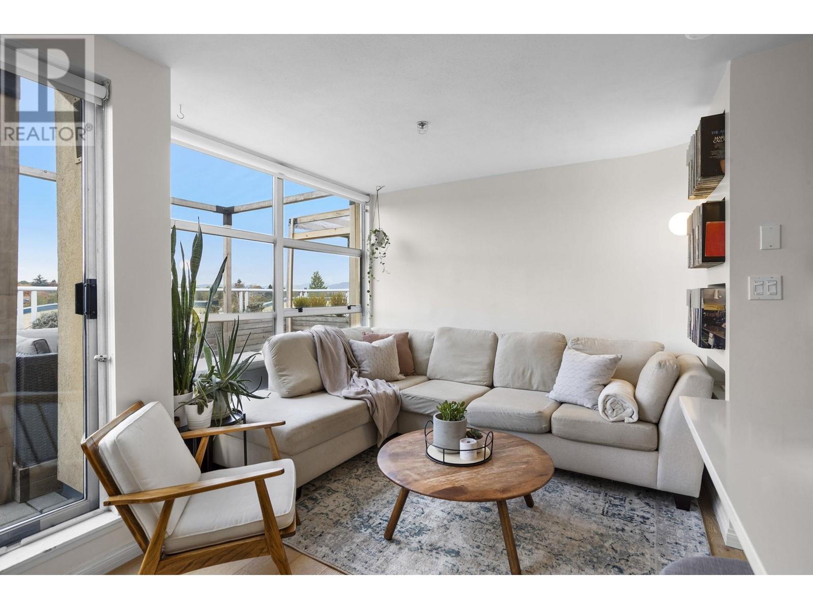 Listing Picture 10 of 32 : PH1 4113 FRASER STREET, Vancouver / 溫哥華 - 魯藝地產 Yvonne Lu Group - MLS Medallion Club Member