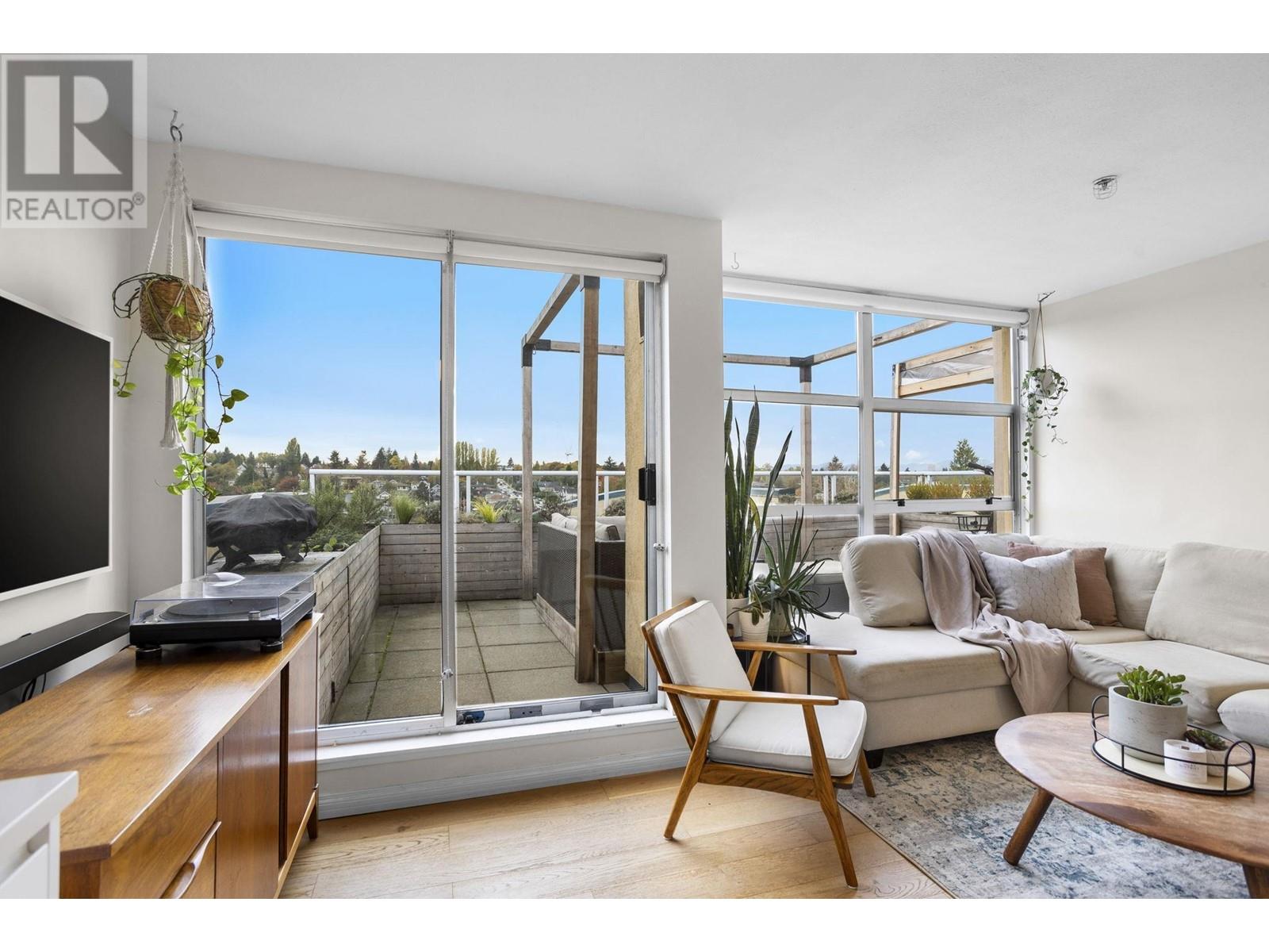 Listing Picture 12 of 32 : PH1 4113 FRASER STREET, Vancouver / 溫哥華 - 魯藝地產 Yvonne Lu Group - MLS Medallion Club Member