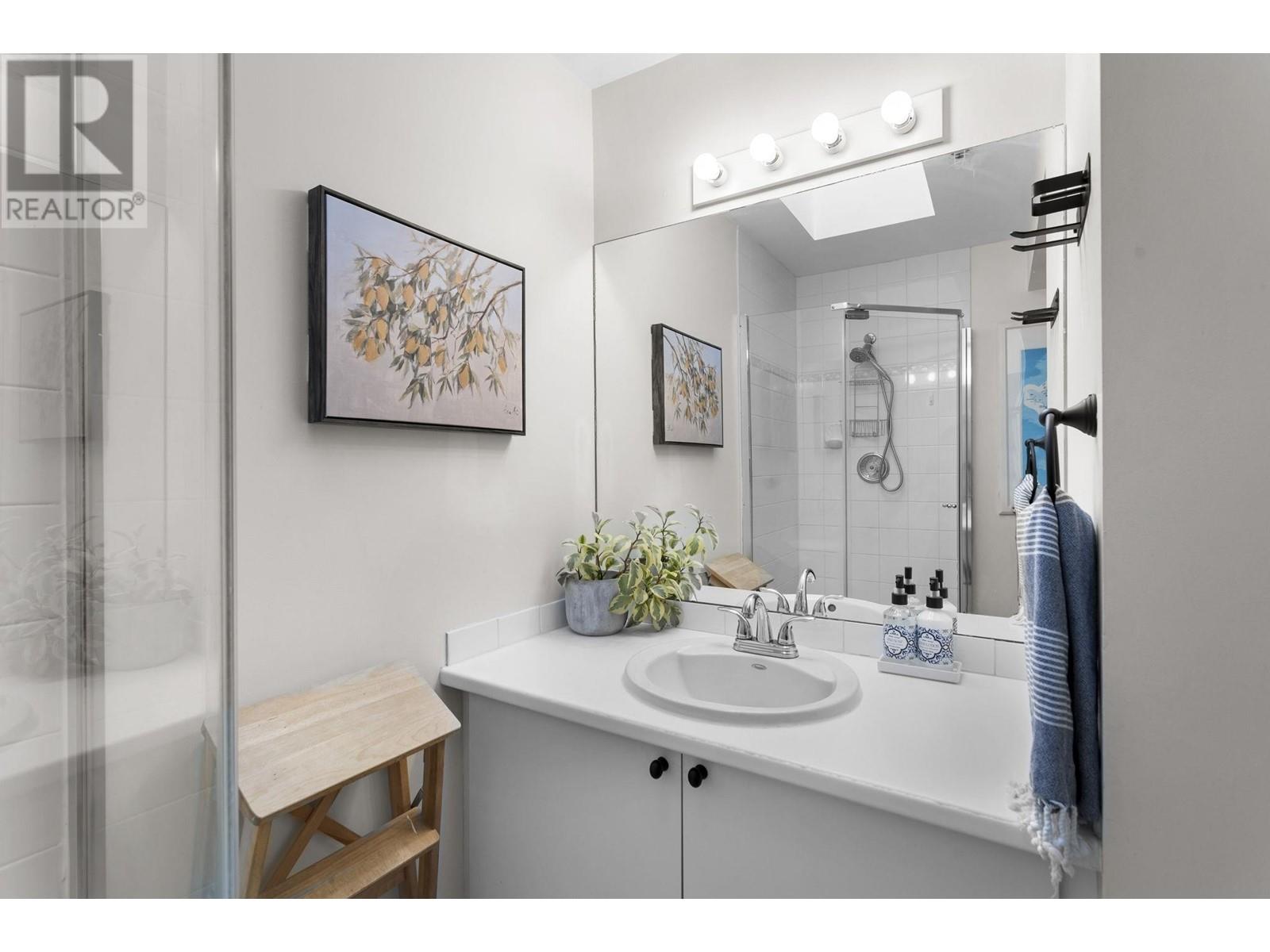 Listing Picture 14 of 32 : PH1 4113 FRASER STREET, Vancouver / 溫哥華 - 魯藝地產 Yvonne Lu Group - MLS Medallion Club Member