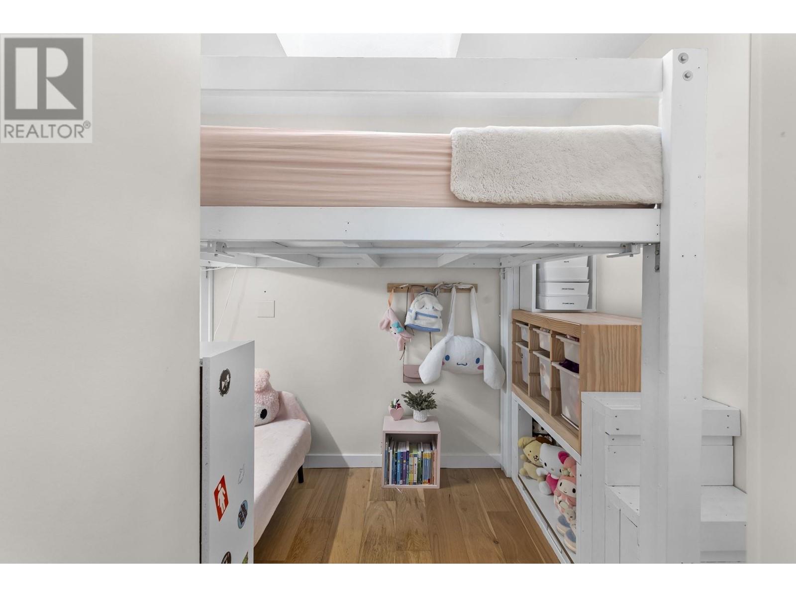 Listing Picture 15 of 32 : PH1 4113 FRASER STREET, Vancouver / 溫哥華 - 魯藝地產 Yvonne Lu Group - MLS Medallion Club Member