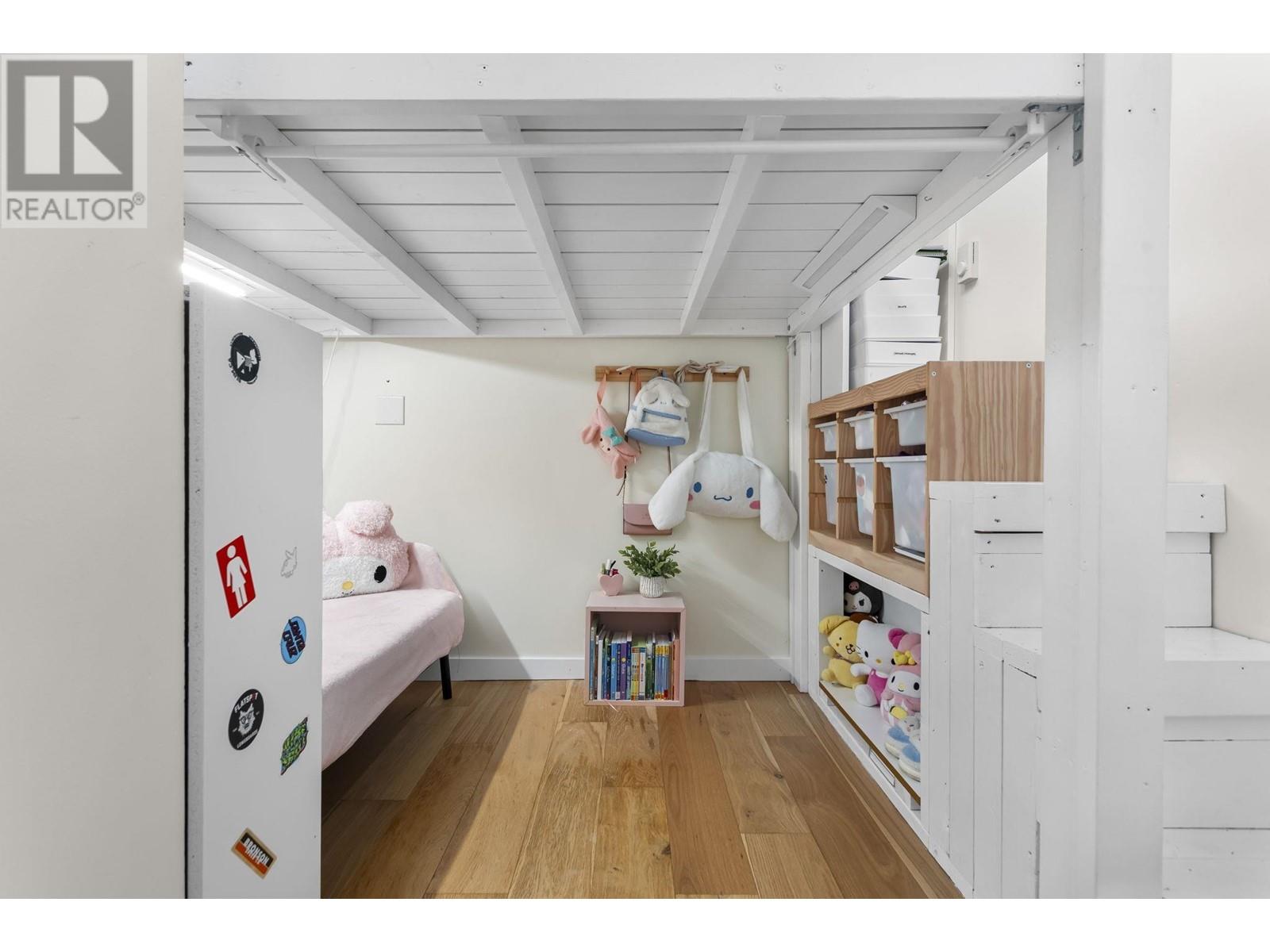 Listing Picture 16 of 32 : PH1 4113 FRASER STREET, Vancouver / 溫哥華 - 魯藝地產 Yvonne Lu Group - MLS Medallion Club Member