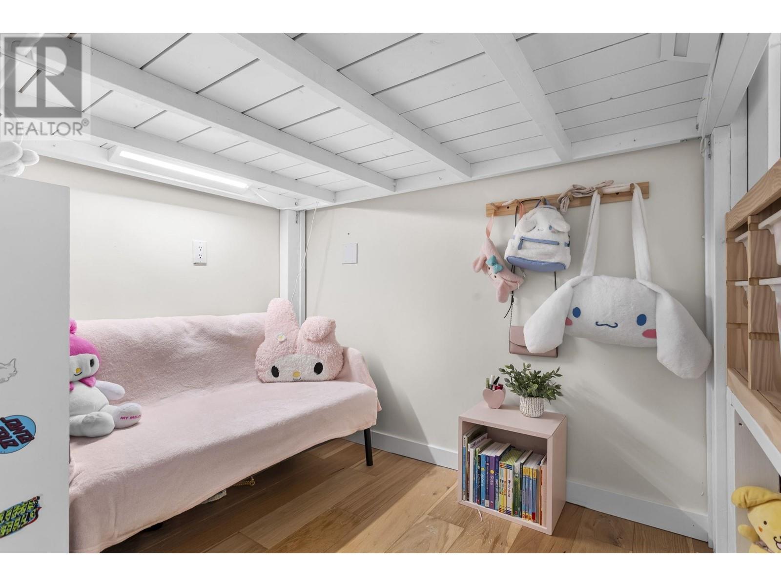 Listing Picture 17 of 32 : PH1 4113 FRASER STREET, Vancouver / 溫哥華 - 魯藝地產 Yvonne Lu Group - MLS Medallion Club Member