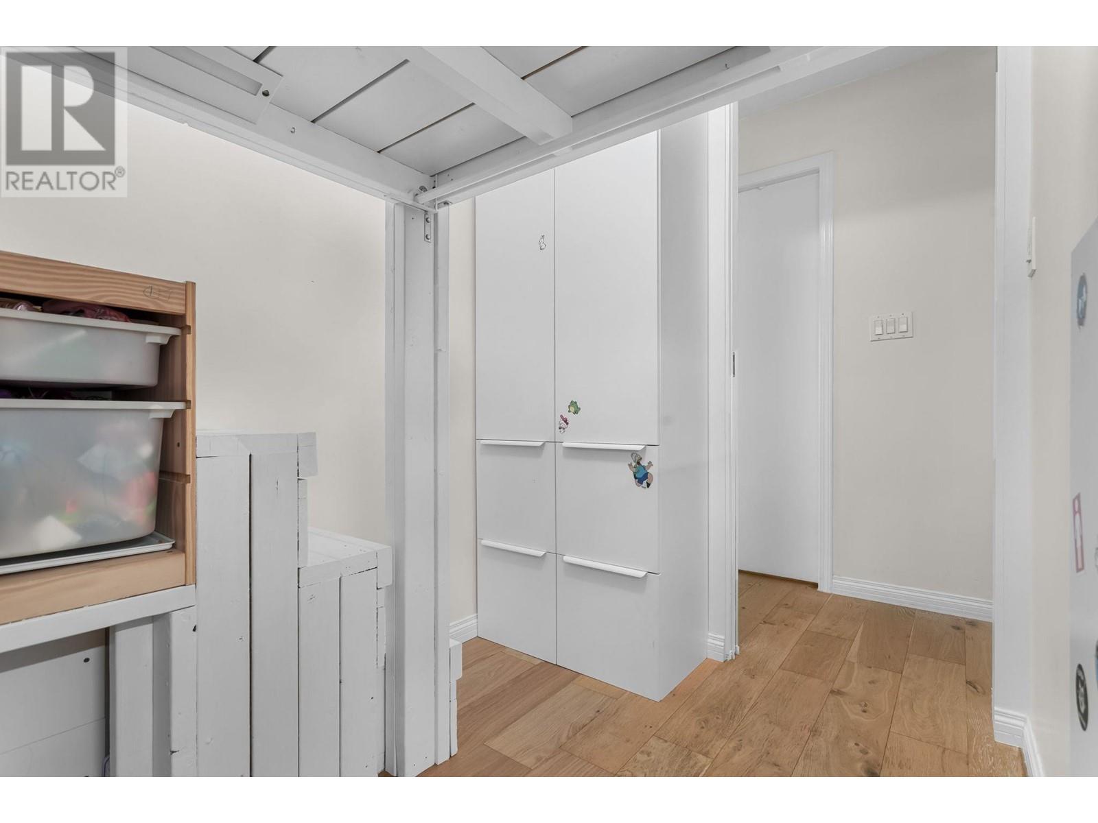 Listing Picture 18 of 32 : PH1 4113 FRASER STREET, Vancouver / 溫哥華 - 魯藝地產 Yvonne Lu Group - MLS Medallion Club Member