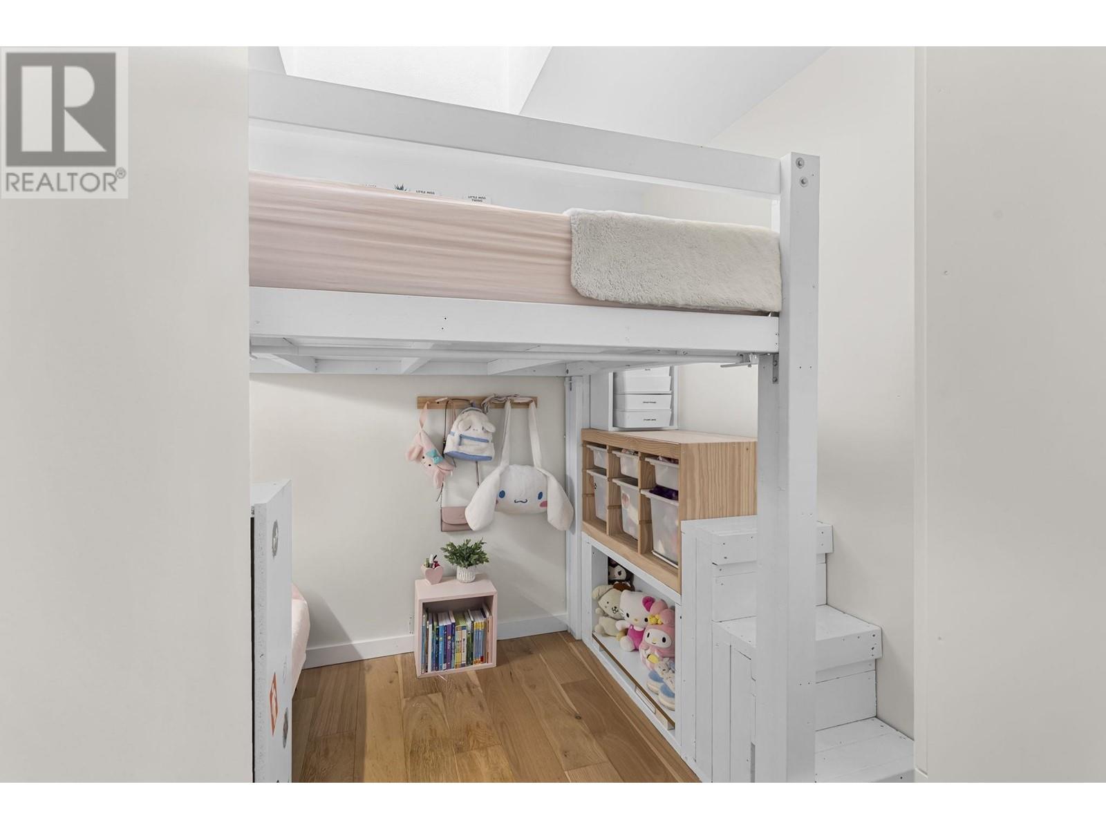 Listing Picture 19 of 32 : PH1 4113 FRASER STREET, Vancouver / 溫哥華 - 魯藝地產 Yvonne Lu Group - MLS Medallion Club Member