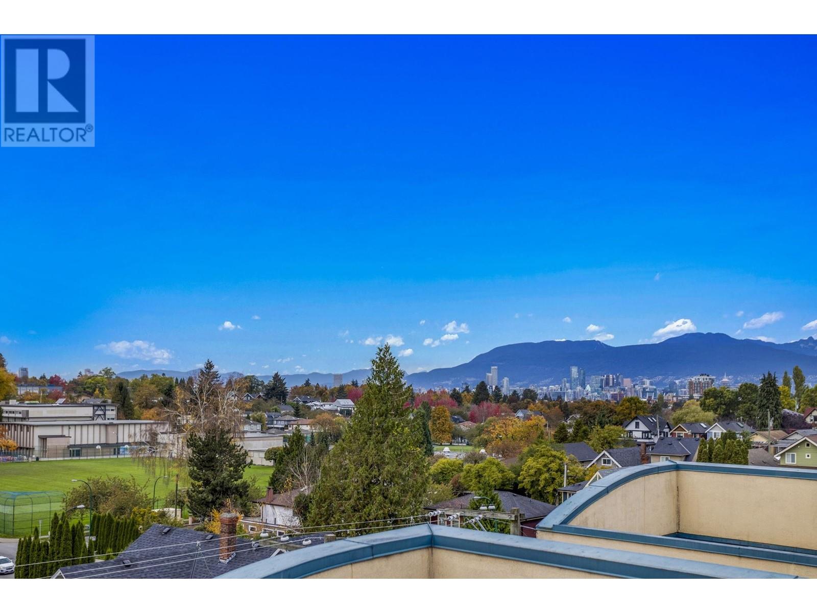 Listing Picture 26 of 32 : PH1 4113 FRASER STREET, Vancouver / 溫哥華 - 魯藝地產 Yvonne Lu Group - MLS Medallion Club Member