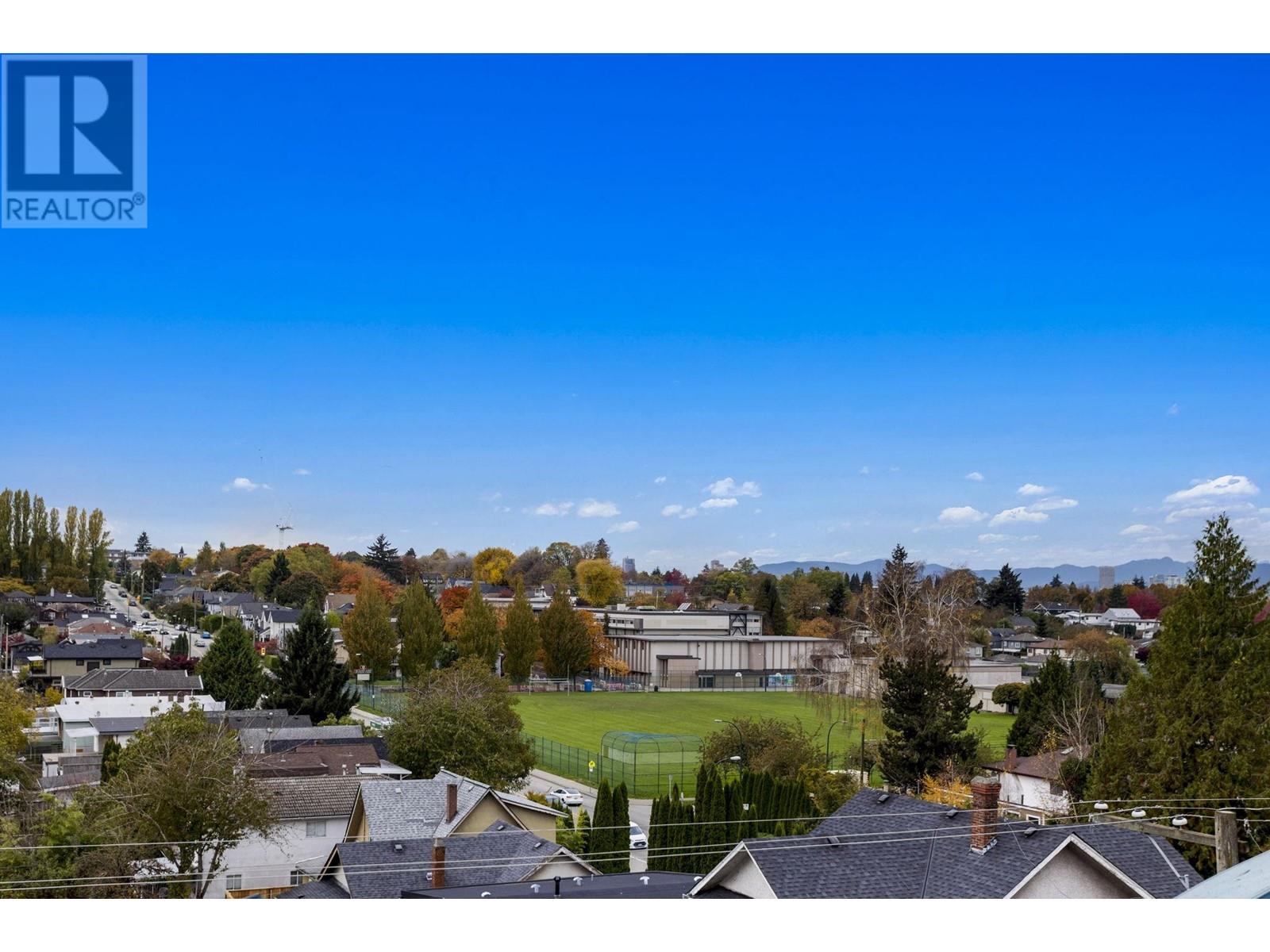 Listing Picture 27 of 32 : PH1 4113 FRASER STREET, Vancouver / 溫哥華 - 魯藝地產 Yvonne Lu Group - MLS Medallion Club Member