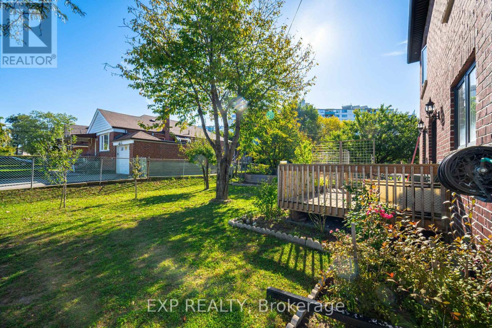 1 Battersea Crescent, Toronto, Ontario  M6L 1G7 - Photo 32 - W11906745