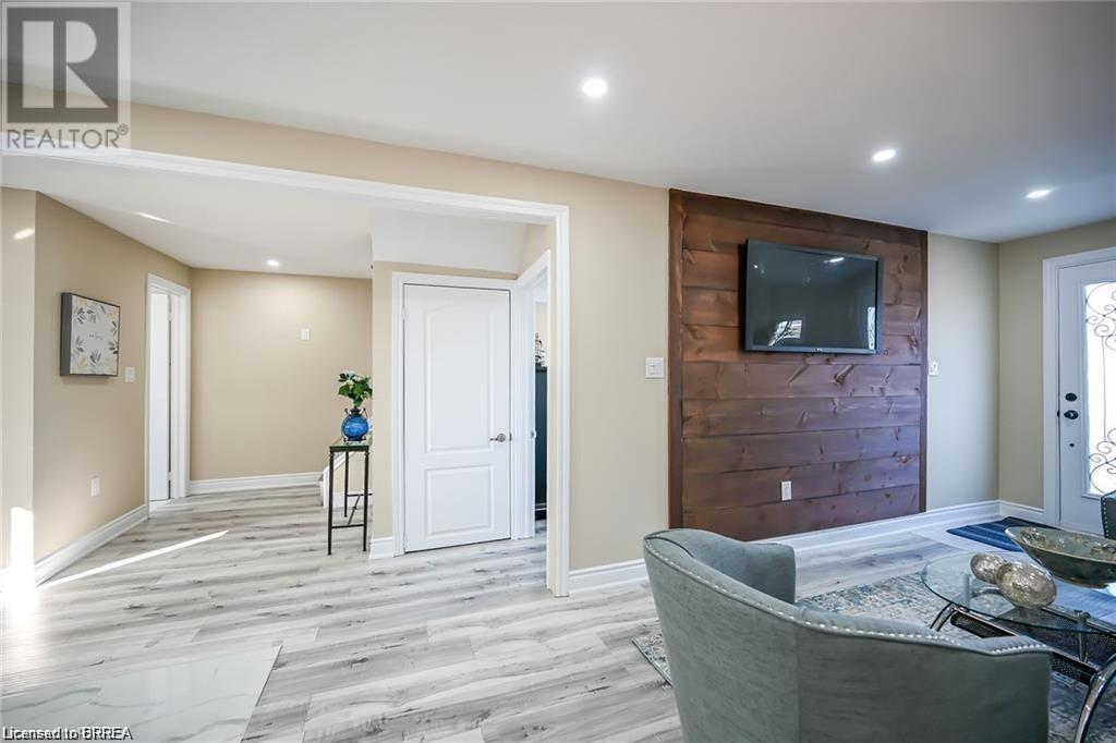 1210 Dunsmure Road Unit# Main, Hamilton, Ontario  L8H 1L4 - Photo 3 - 40687547