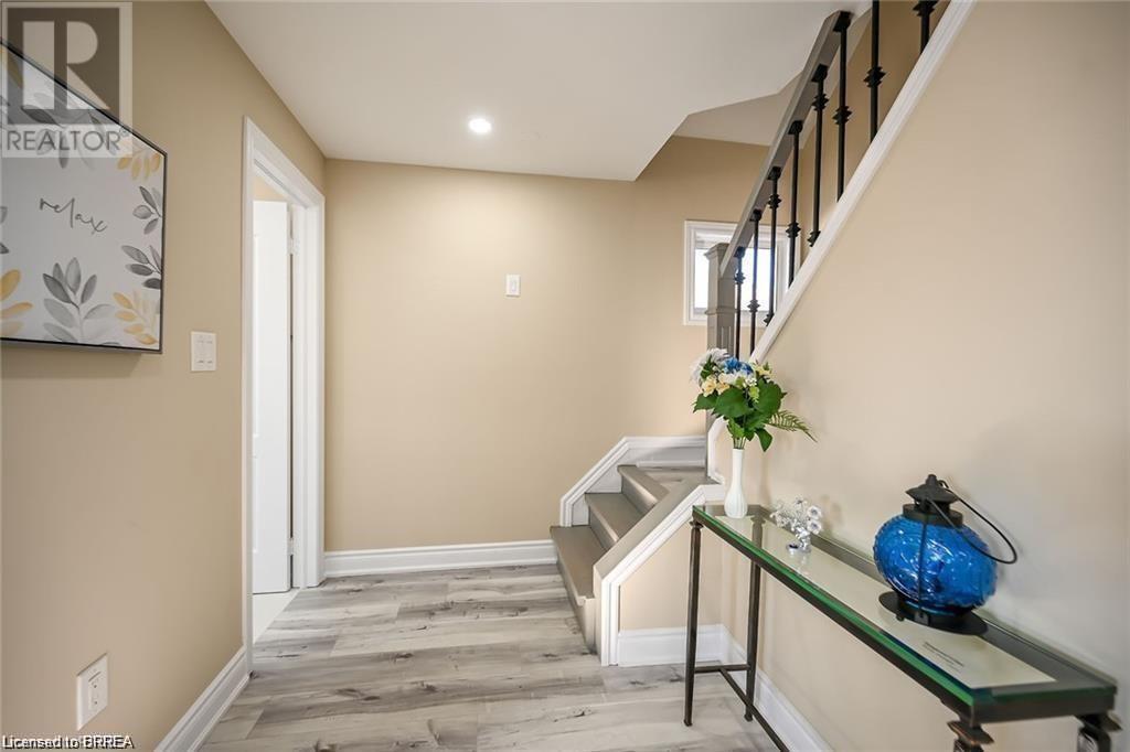 1210 Dunsmure Road Unit# Main, Hamilton, Ontario  L8H 1L4 - Photo 4 - 40687547