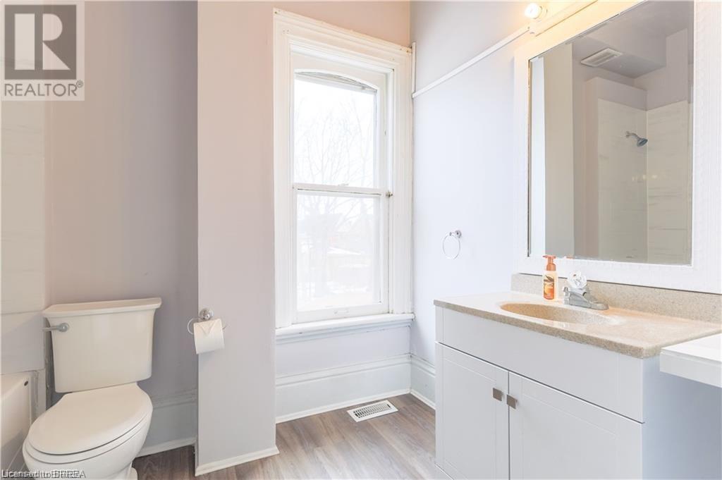 129 West Street Unit# Uper, Brantford, Ontario  N3T 3G2 - Photo 12 - 40644615