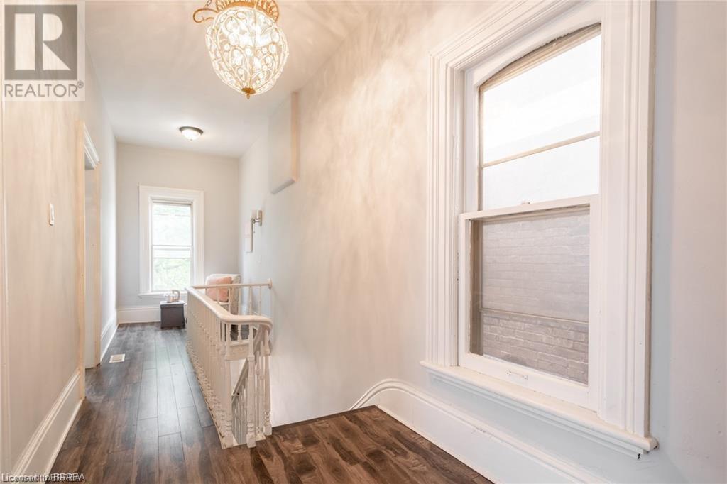 129 West Street Unit# Uper, Brantford, Ontario  N3T 3G2 - Photo 3 - 40644615