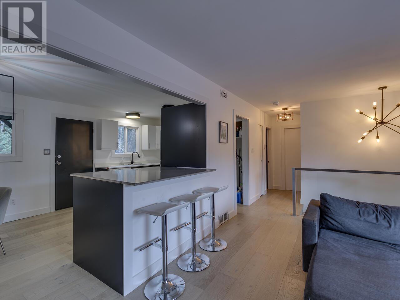 37960 Magnolia Crescent, Squamish, British Columbia  V0N 3G0 - Photo 6 - R2952300