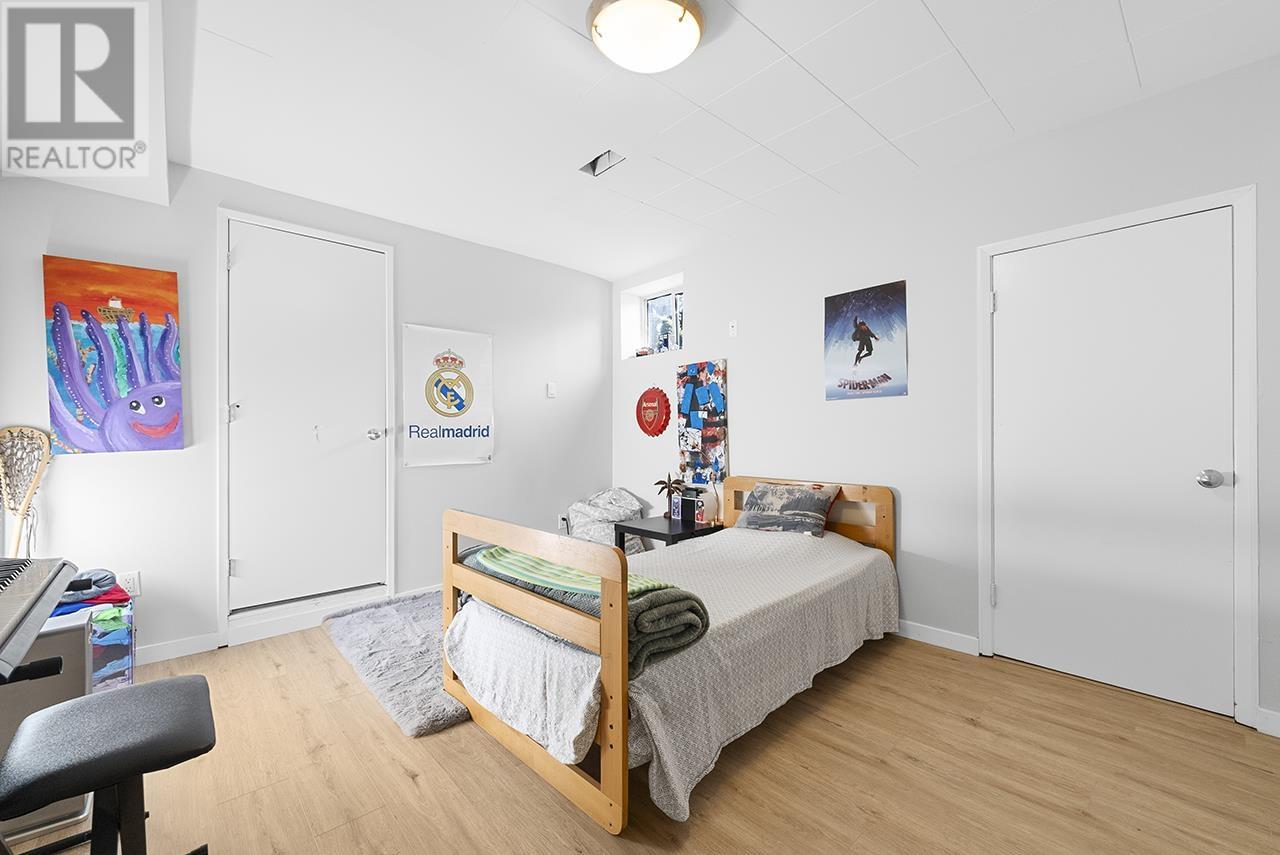 Listing Picture 14 of 19 : 4667 CHARLOTTE COURT, Burnaby / 本拿比 - 魯藝地產 Yvonne Lu Group - MLS Medallion Club Member