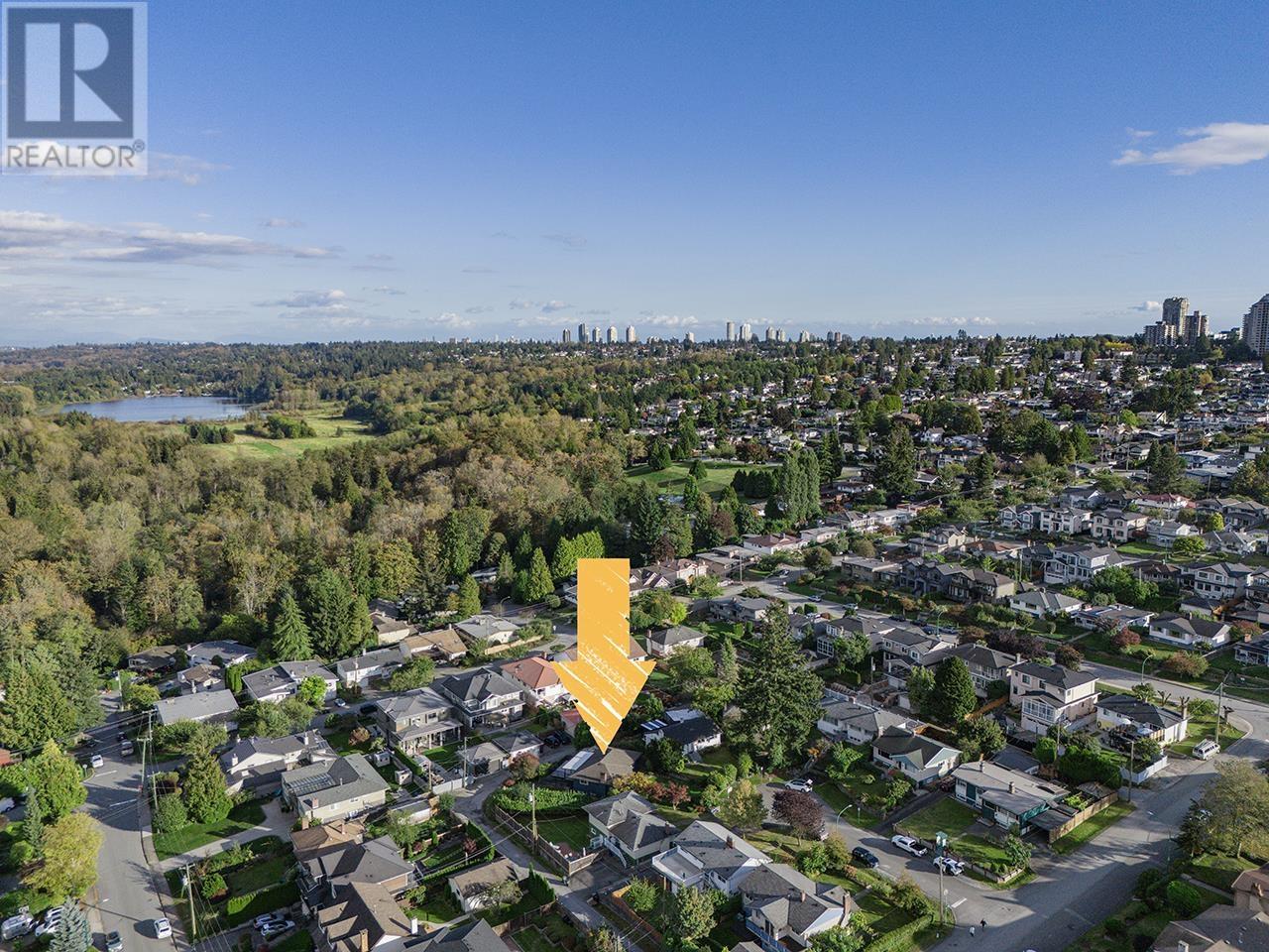 Listing Picture 3 of 19 : 4667 CHARLOTTE COURT, Burnaby / 本拿比 - 魯藝地產 Yvonne Lu Group - MLS Medallion Club Member