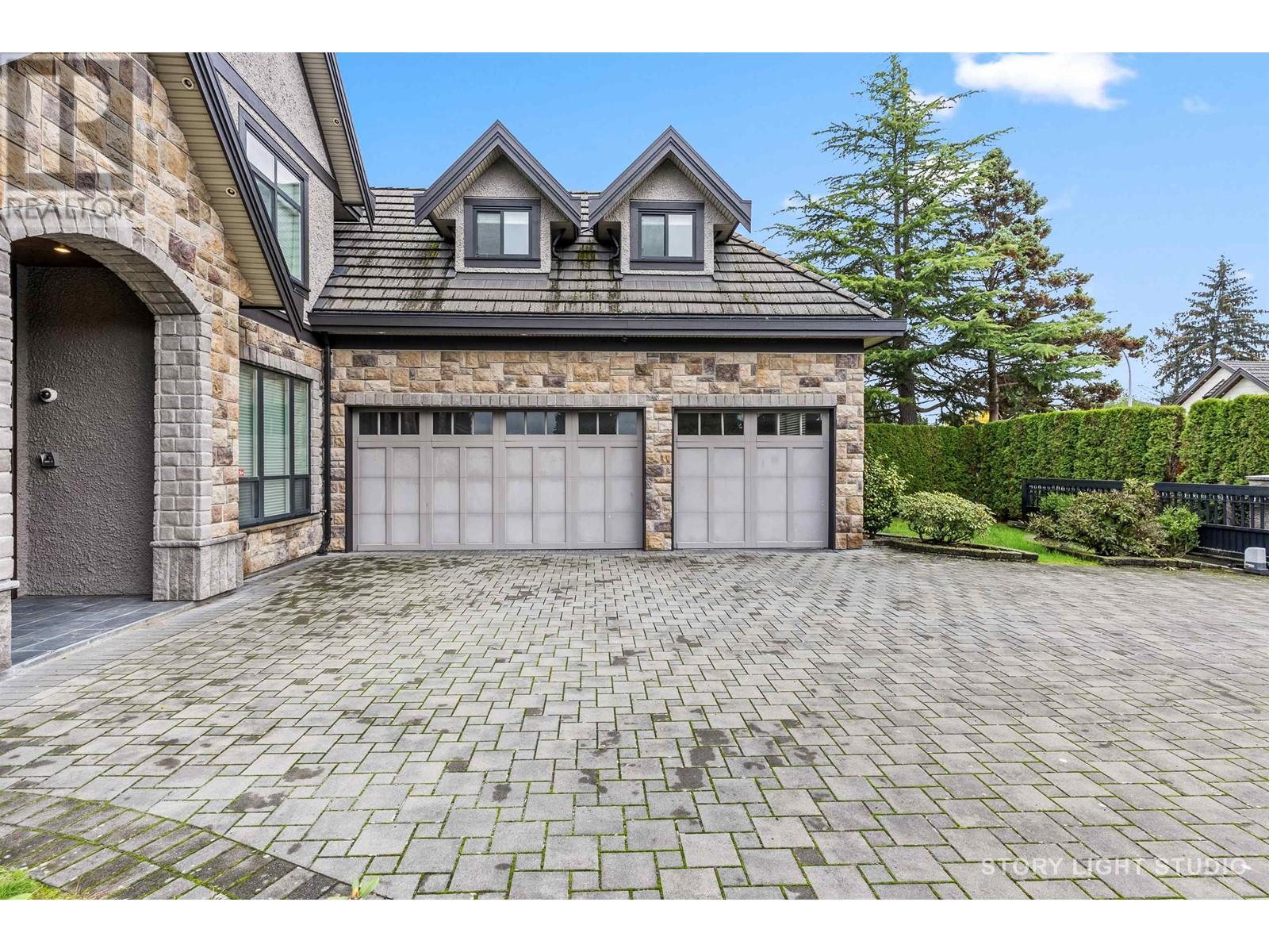 Property at 5515 LANGTREE AVENUE image 3