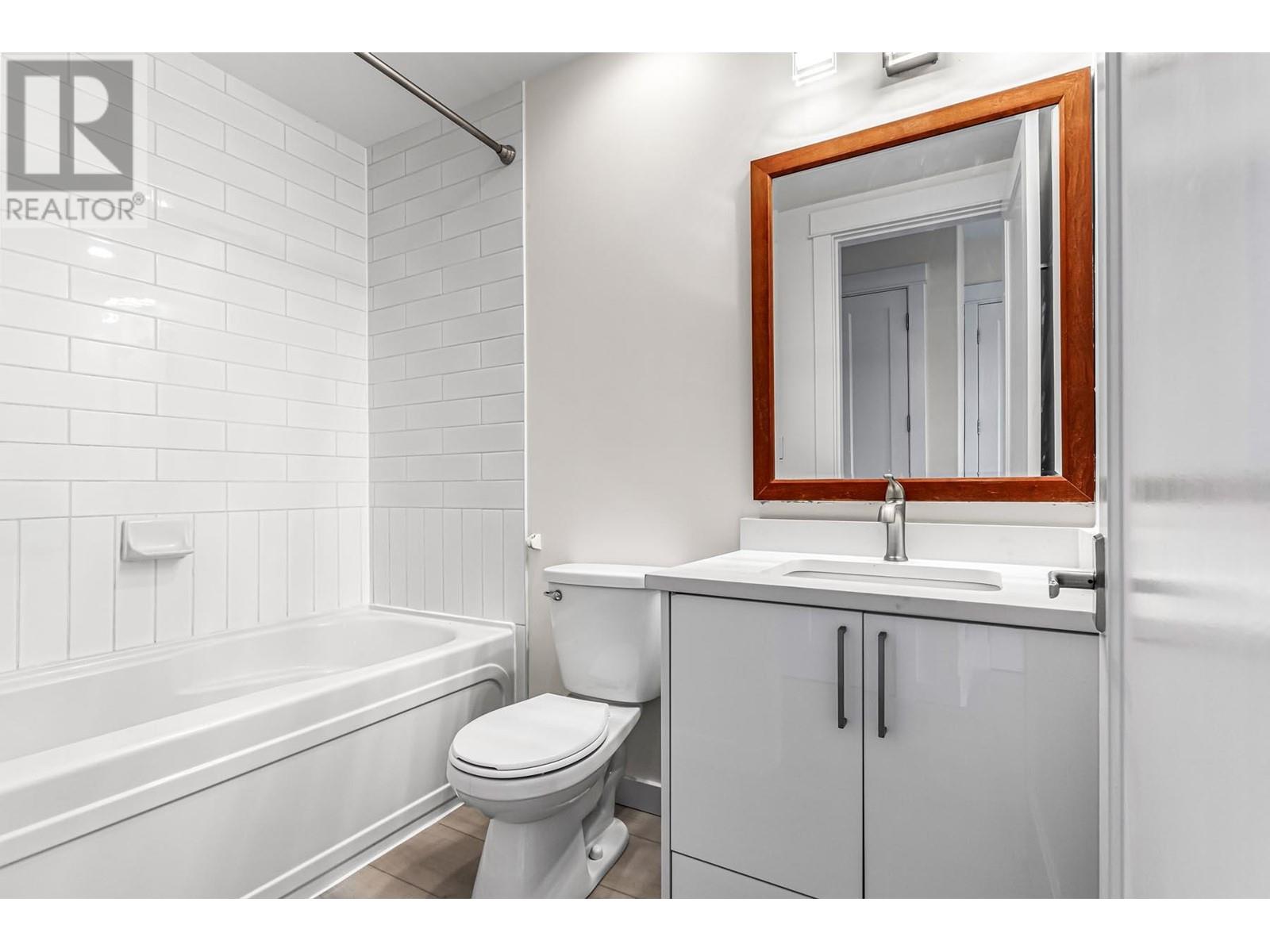 201 6688 Royal Avenue, West Vancouver, British Columbia  V7W 2B9 - Photo 27 - R2952362