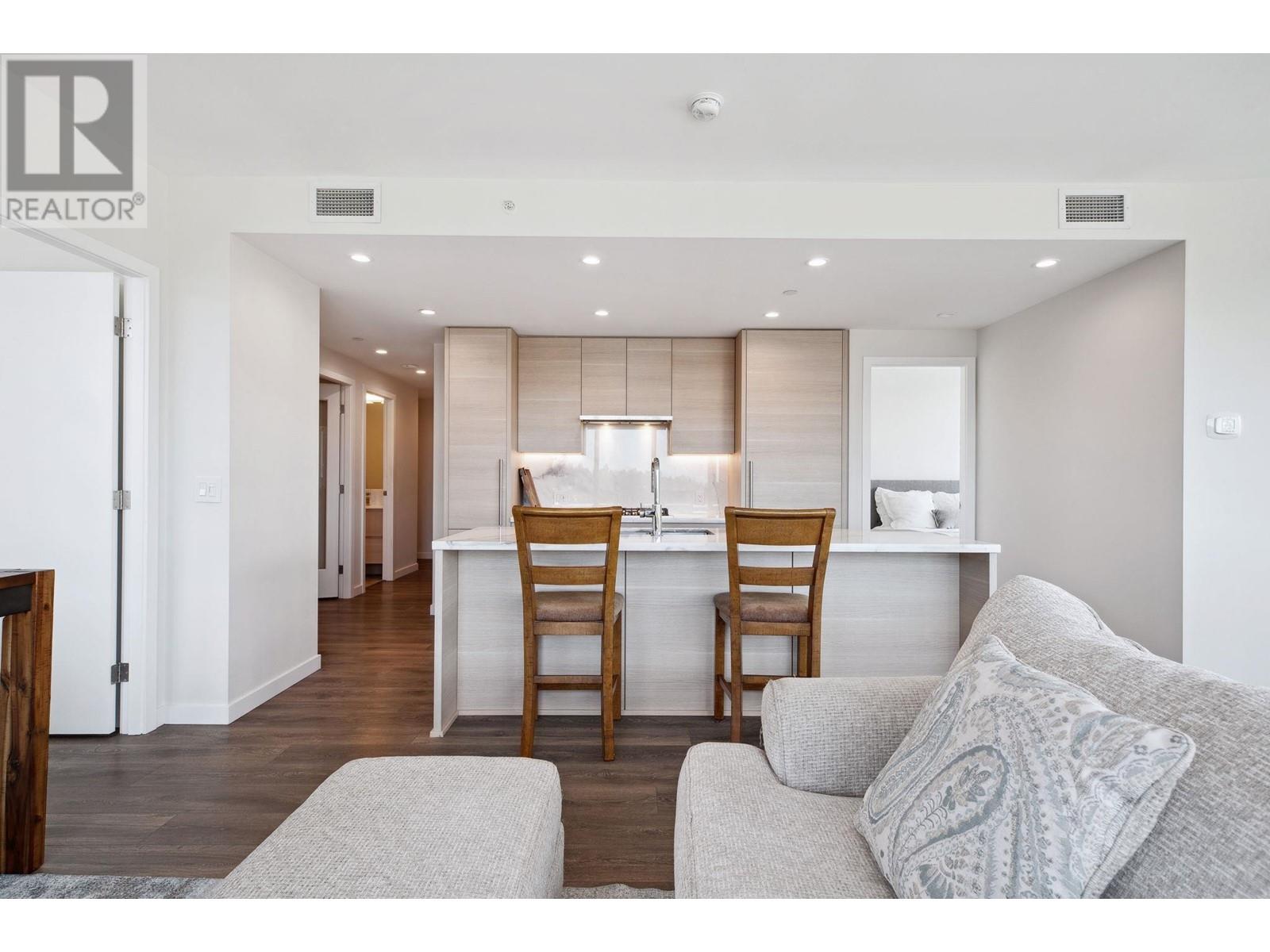 Property at 2302 308 MORRISSEY ROAD image 3