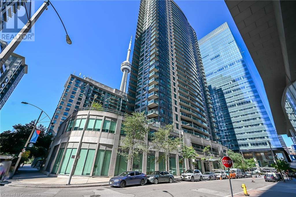 30 GRAND TRUNK Crescent Unit# 709, Toronto, Ontario