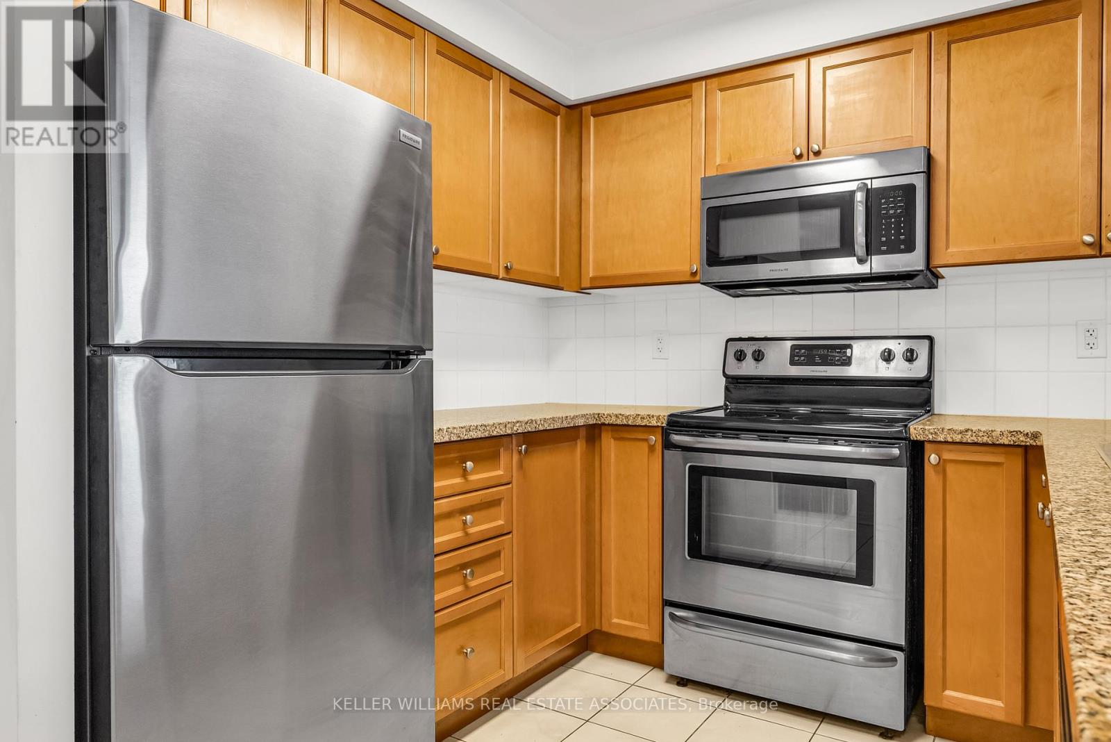 1004 - 3 Michael Power Place, Toronto, Ontario  M9A 0A2 - Photo 19 - W11906936