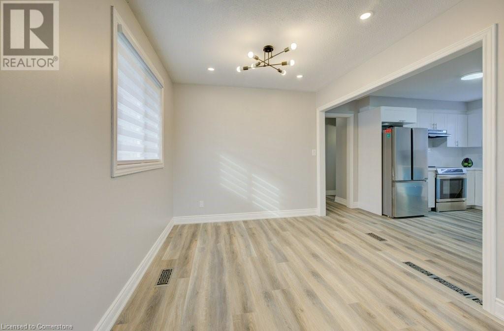 582 Chamberlain Road, Burlington, Ontario  L7L 2V5 - Photo 10 - 40672603