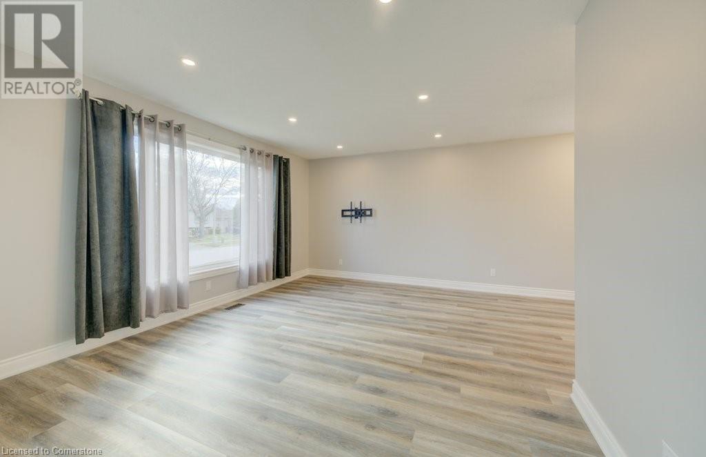 582 Chamberlain Road, Burlington, Ontario  L7L 2V5 - Photo 6 - 40672603