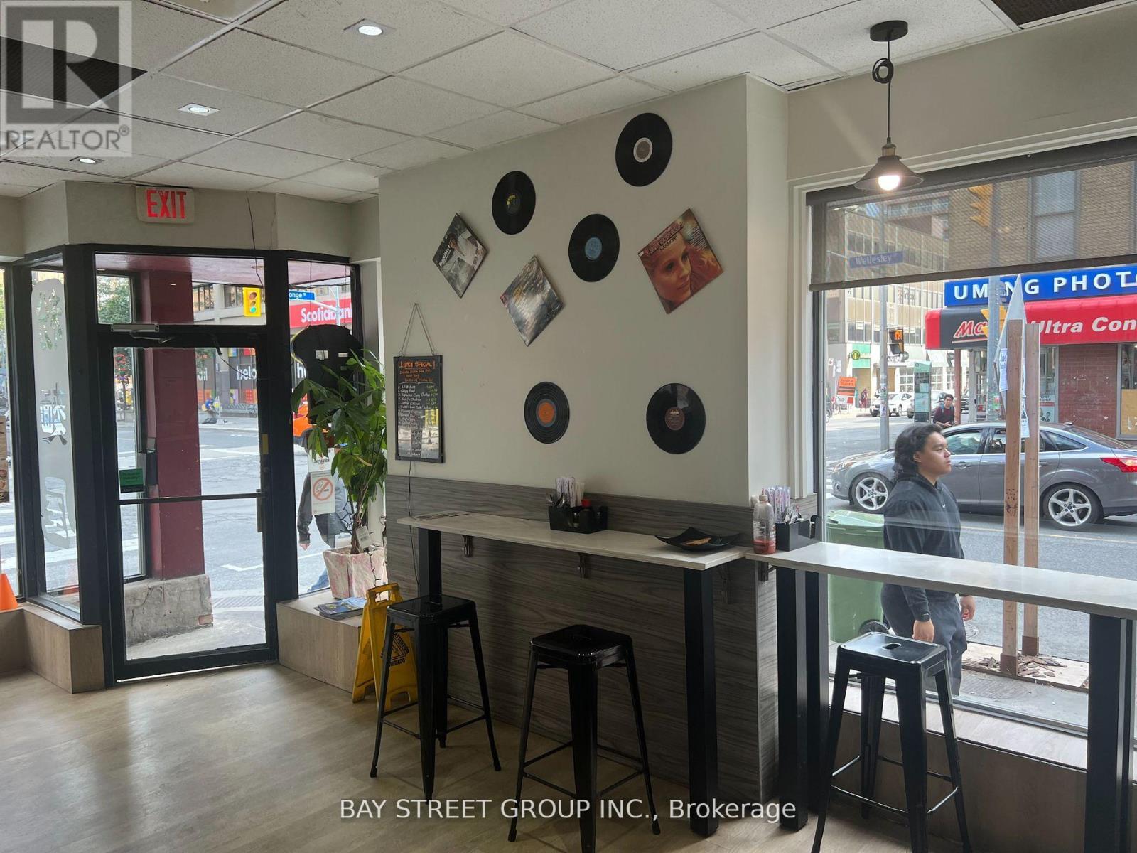 Property at 570 YONGE STREET image 5