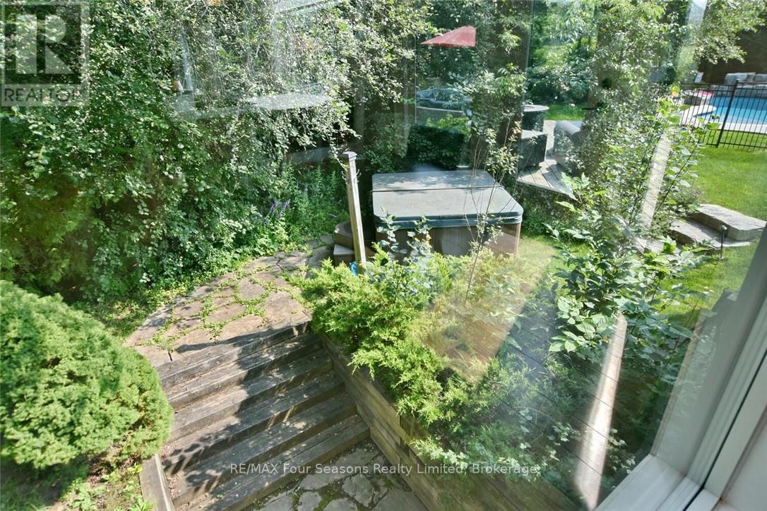 159 Indian Circle, Blue Mountains, Ontario  N0H 1J0 - Photo 9 - X11907016