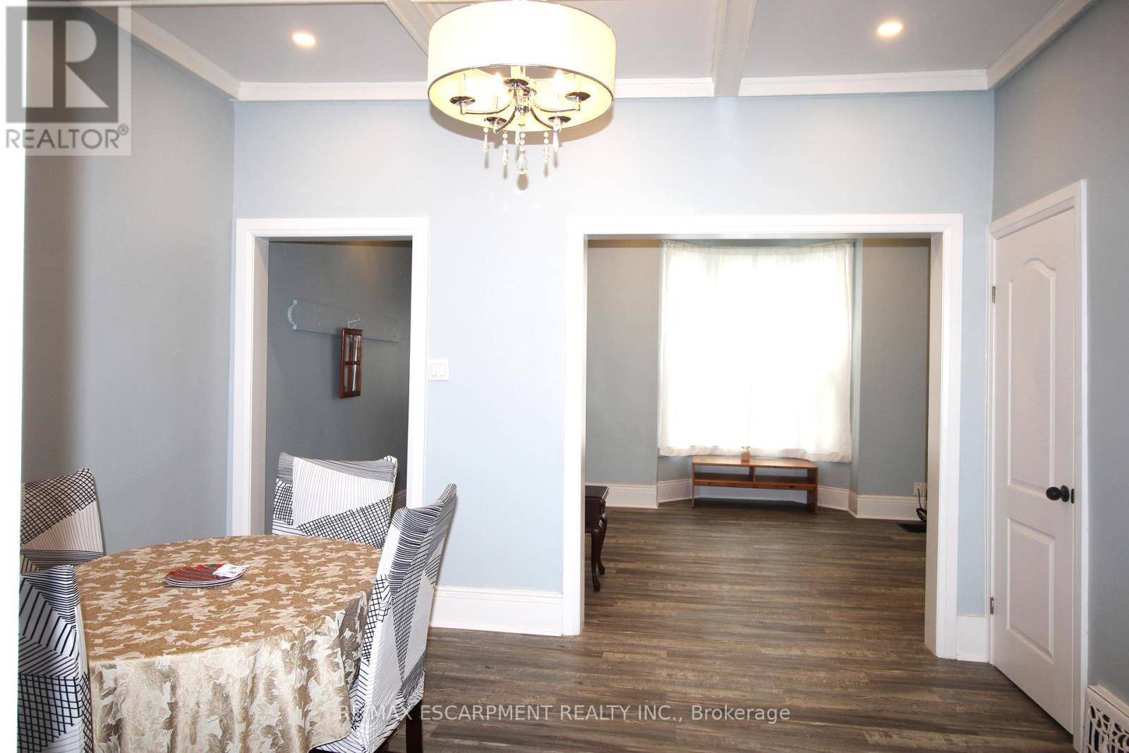 Property at 19 EMERALD STREET N image 3