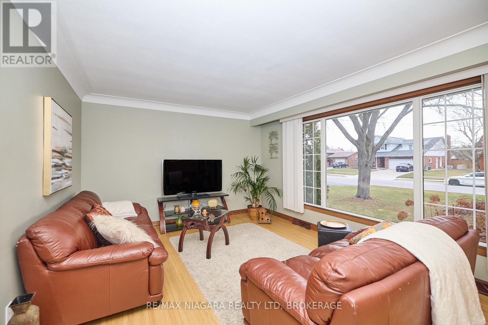 27 Walts Street, Welland, Ontario  L3C 4J4 - Photo 6 - X11907085