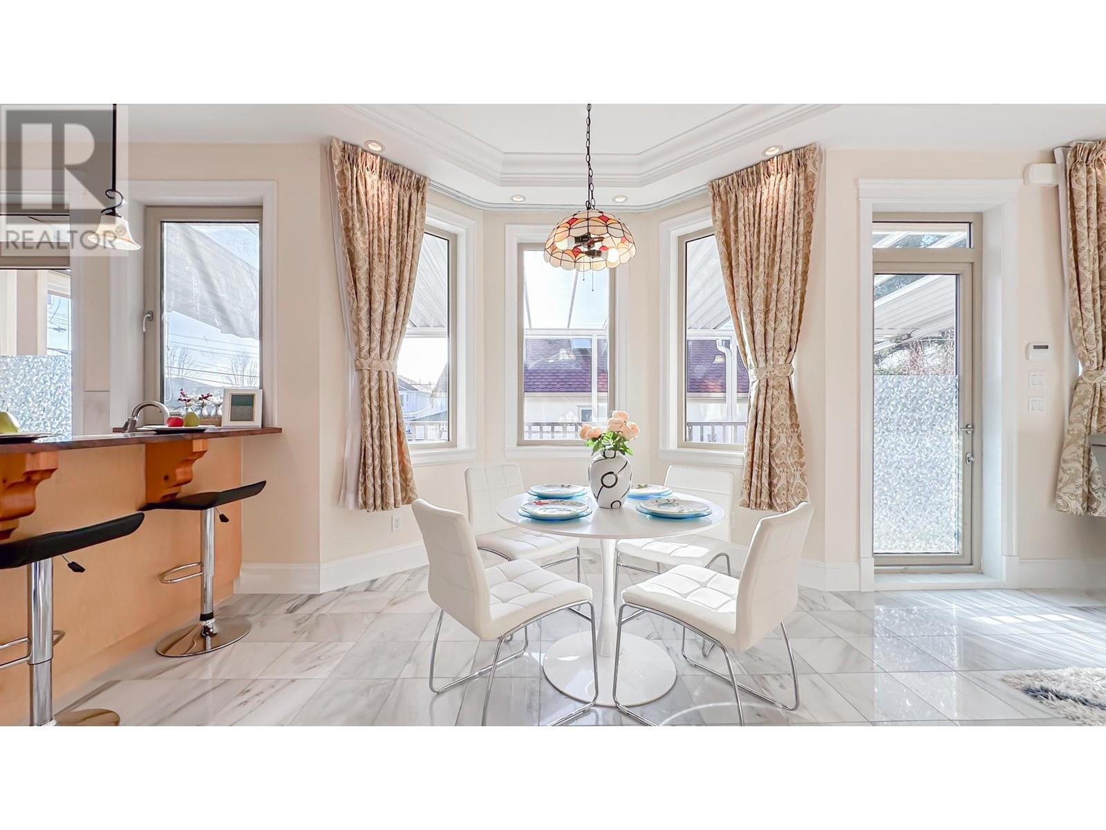 Listing Picture 9 of 33 : 28 W 47TH AVENUE, Vancouver / 溫哥華 - 魯藝地產 Yvonne Lu Group - MLS Medallion Club Member