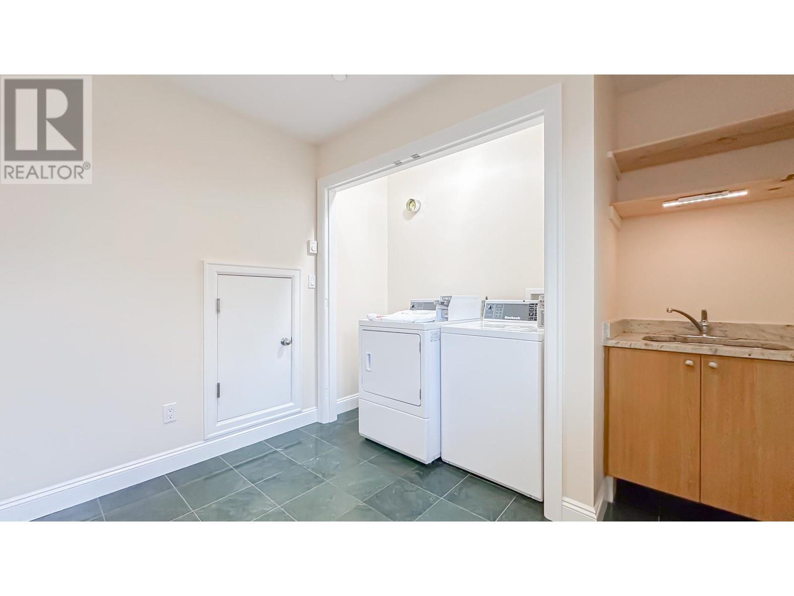 Listing Picture 19 of 33 : 28 W 47TH AVENUE, Vancouver / 溫哥華 - 魯藝地產 Yvonne Lu Group - MLS Medallion Club Member