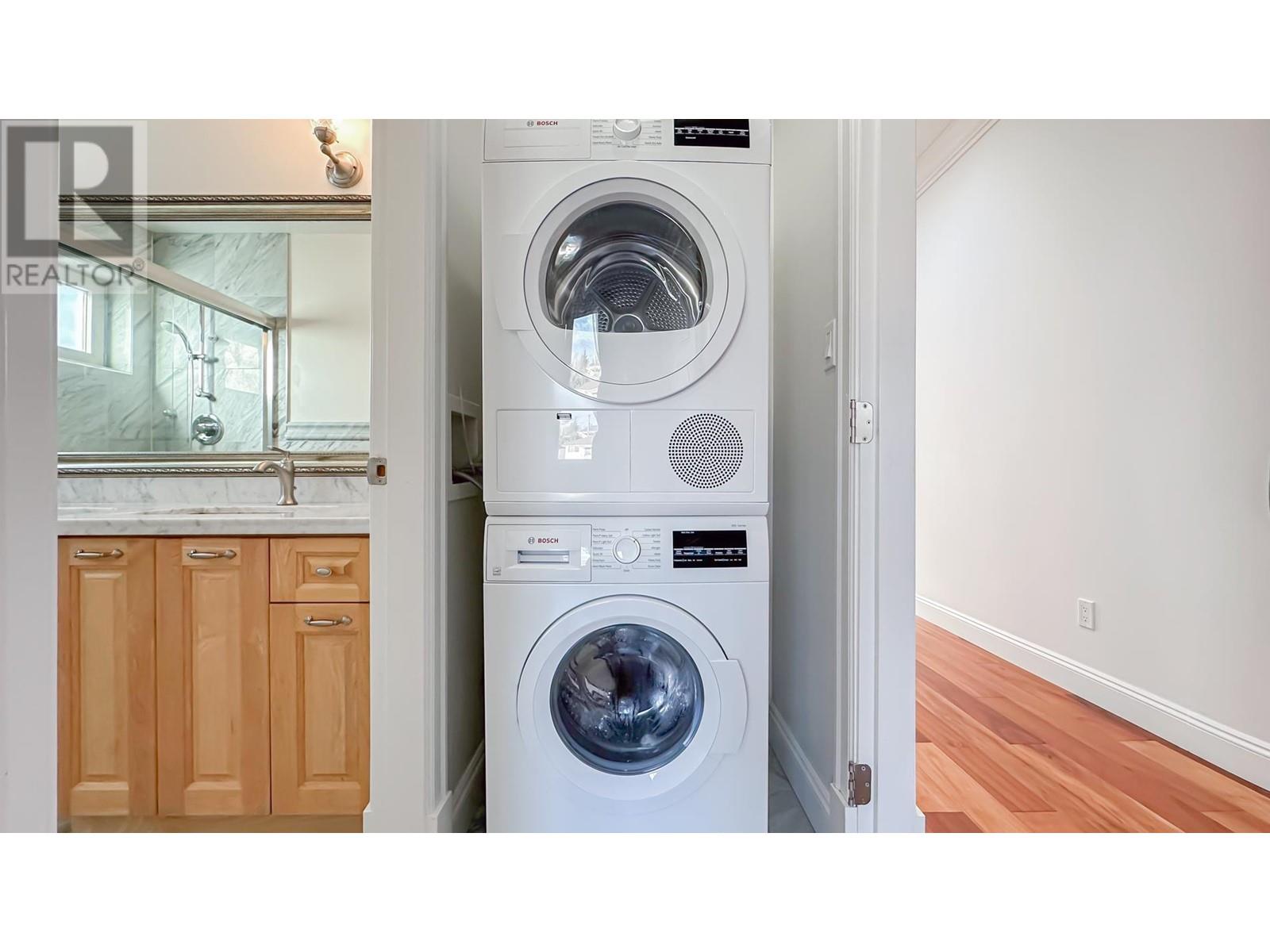 Listing Picture 27 of 33 : 28 W 47TH AVENUE, Vancouver / 溫哥華 - 魯藝地產 Yvonne Lu Group - MLS Medallion Club Member