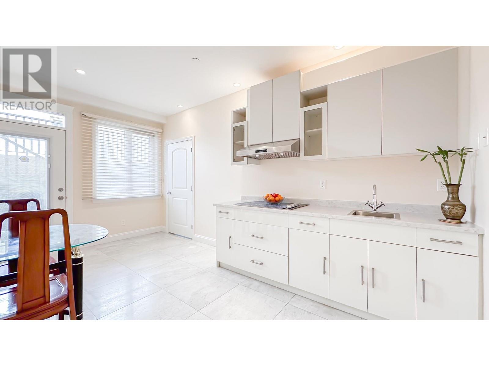 Listing Picture 17 of 33 : 28 W 47TH AVENUE, Vancouver / 溫哥華 - 魯藝地產 Yvonne Lu Group - MLS Medallion Club Member