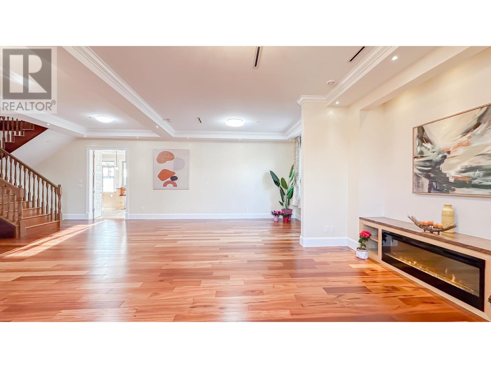 Listing Picture 2 of 33 : 28 W 47TH AVENUE, Vancouver / 溫哥華 - 魯藝地產 Yvonne Lu Group - MLS Medallion Club Member